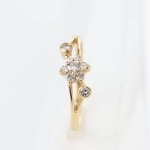 Anillo flor con diamantes 