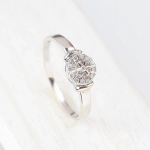 Anillo flor con diamantes 