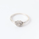 Anillo flor con diamantes 